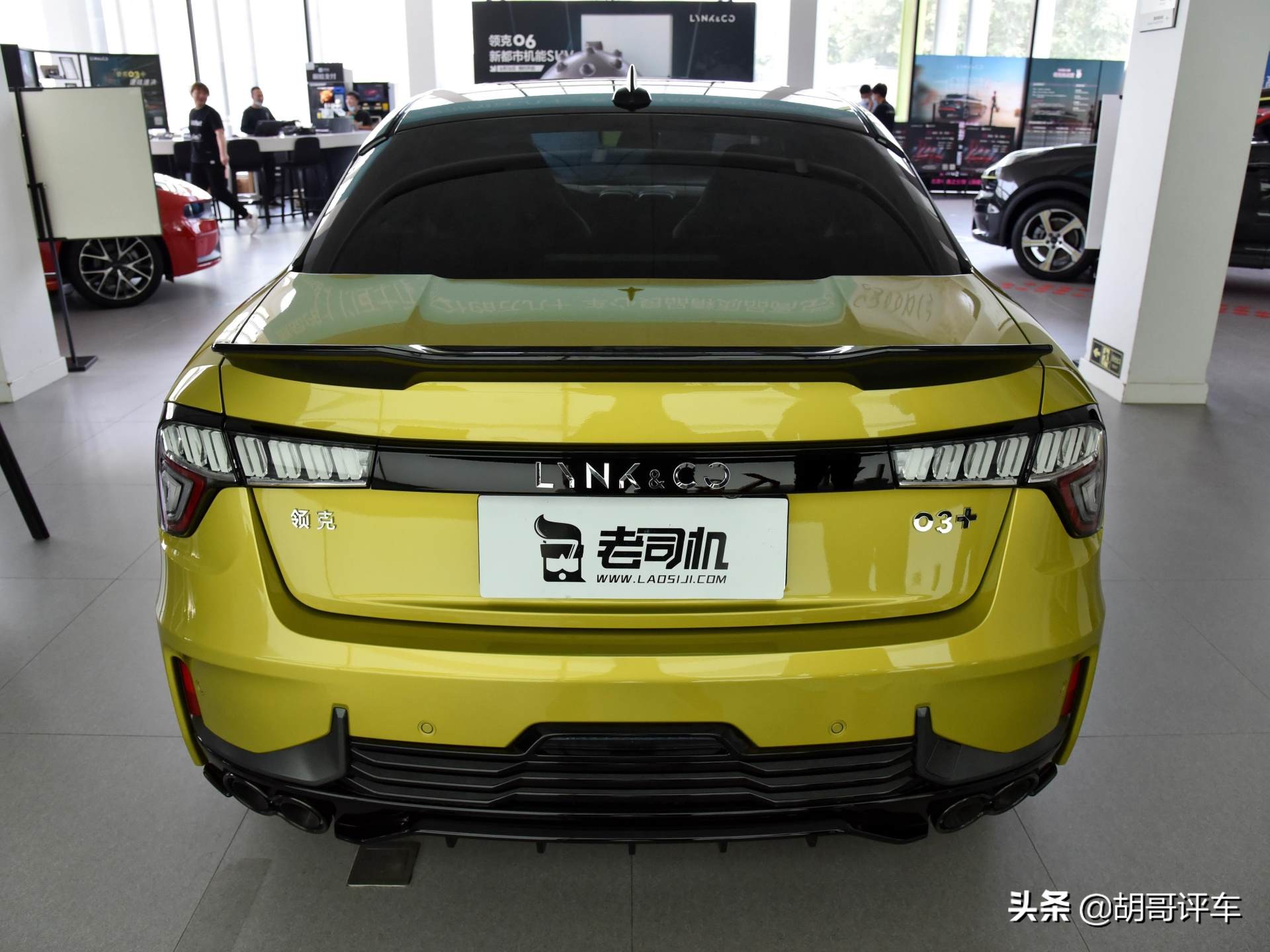 中国品牌紧凑型车，时尚运动好伙伴，科技配置丰富，实拍领克03