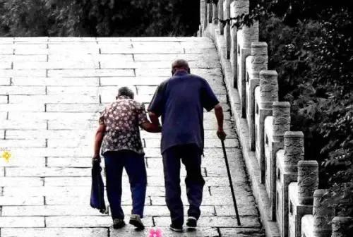 敢死不叫勇气，活着才需要勇气