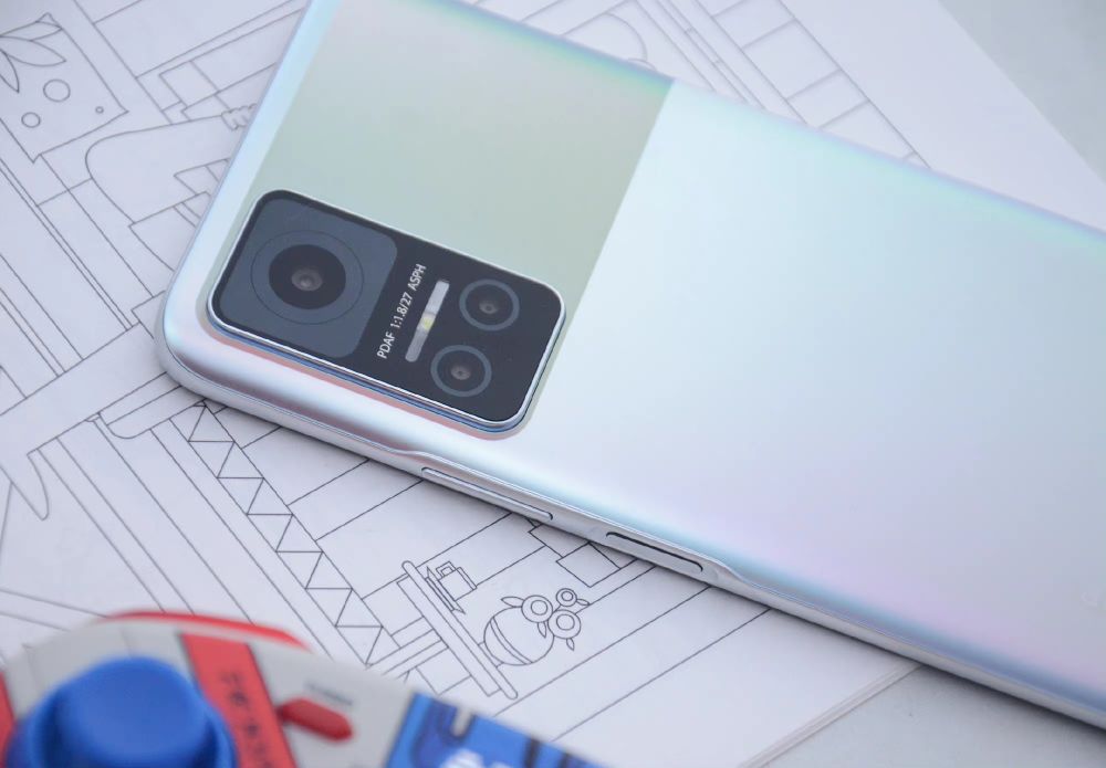 两款一千元左右的入门级手机配置简评