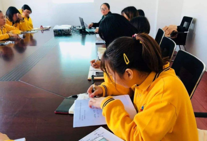 “铁饭碗”要保不住了？这些教师恐怕要面临失业，家长叫好声不断