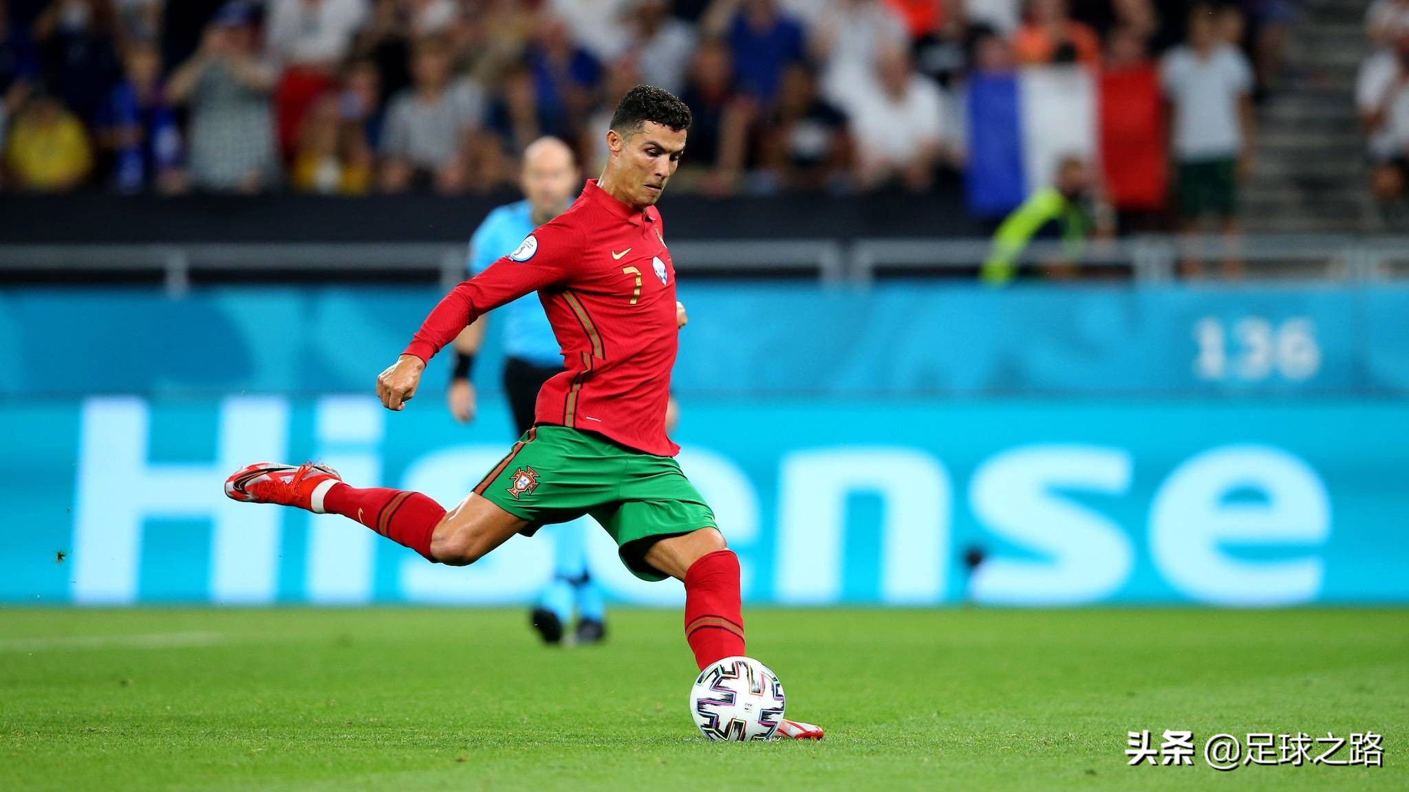 在足球比赛中为什么会被点球(对点球的深度科学研究