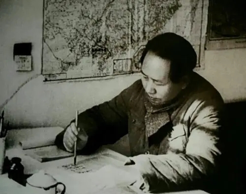 一学生家境困难登报后惊动中央，人民大会堂设宴3桌，宴请他全家