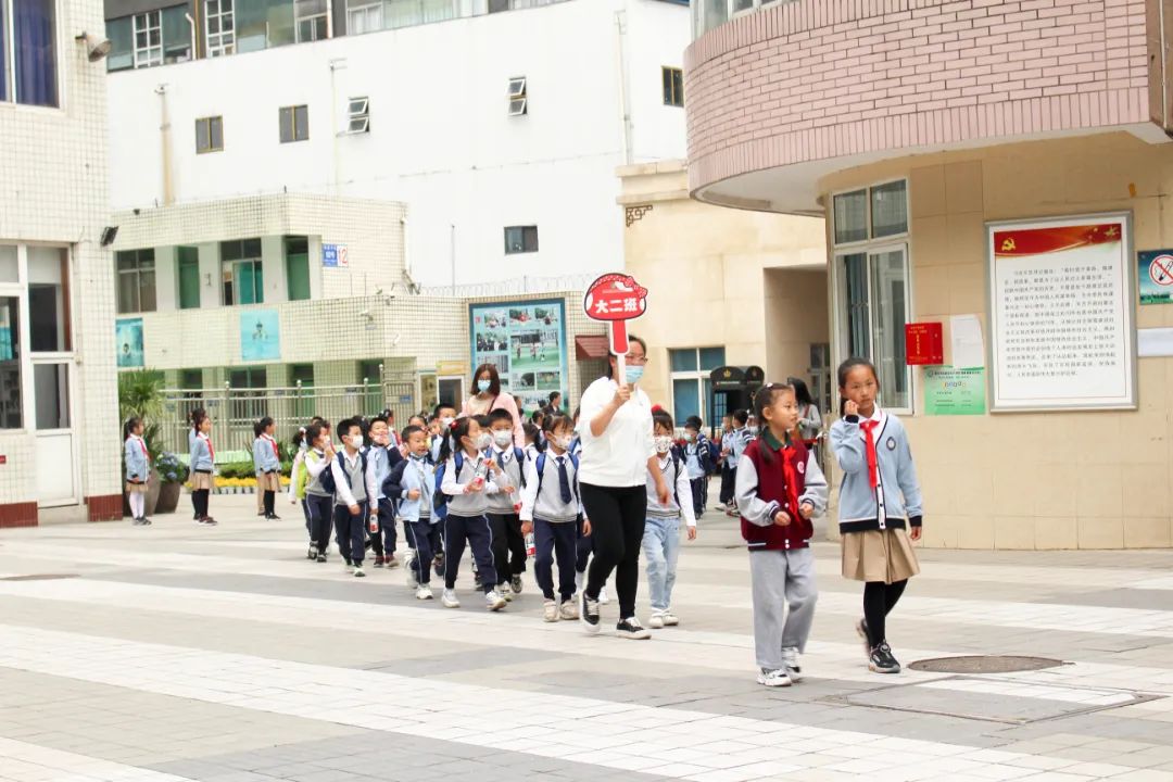 快乐衔接 共赴美好｜华阳实验小学积极认真做好科学幼小衔接活动