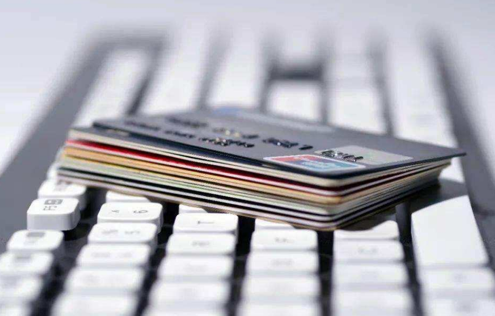 4家银行倒闭，23家银行合并后，存款怎么办？储户该有所了解