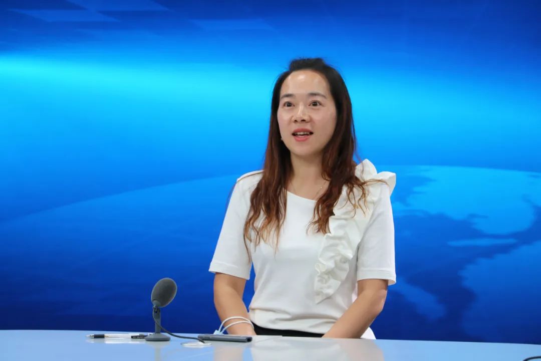 双流区实验小学外国语学校全体教师受邀到区融媒体中心参观学习