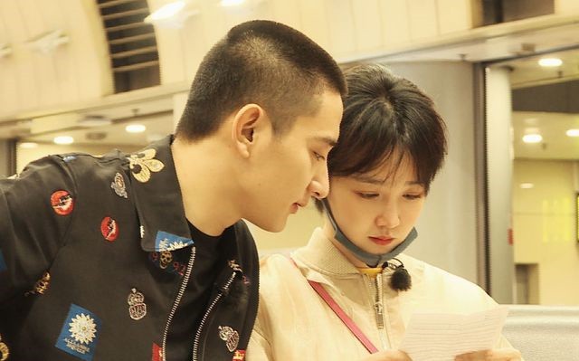 越南女老师与她的富二代学生未婚生子，如今有2娃生活幸福