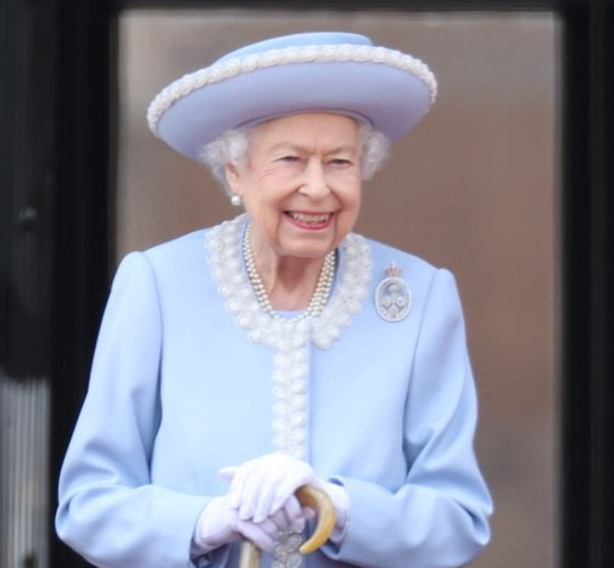 女王登基70年慶典全英嗨翻！皇室成員齊聚，路易小王子實力搶鏡