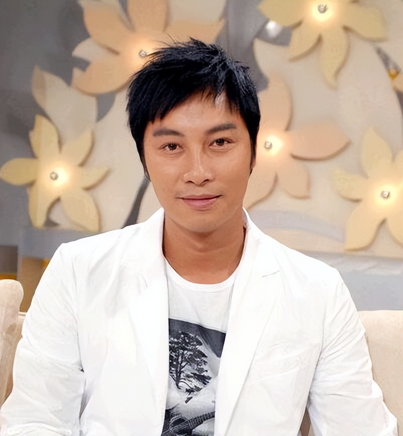 谭耀文老婆Fiona，嫁演员恩爱18年，婚后儿女双全，幸福不已