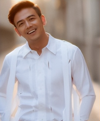 杨烁：从红极一时到被万人嘲讽，成也“小包总”，败也“小包总”