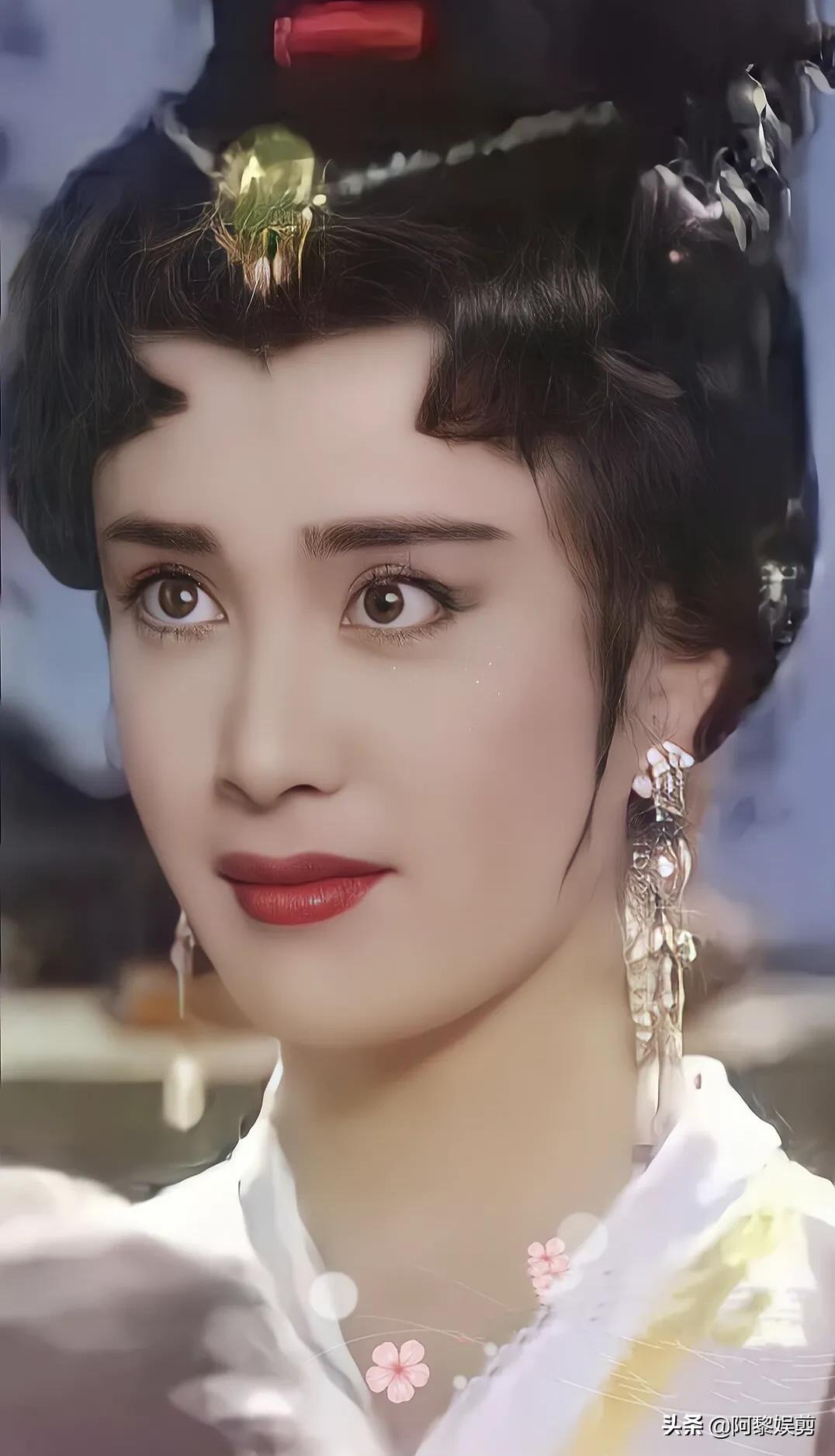 傅艺伟年轻的时候真是风华绝代