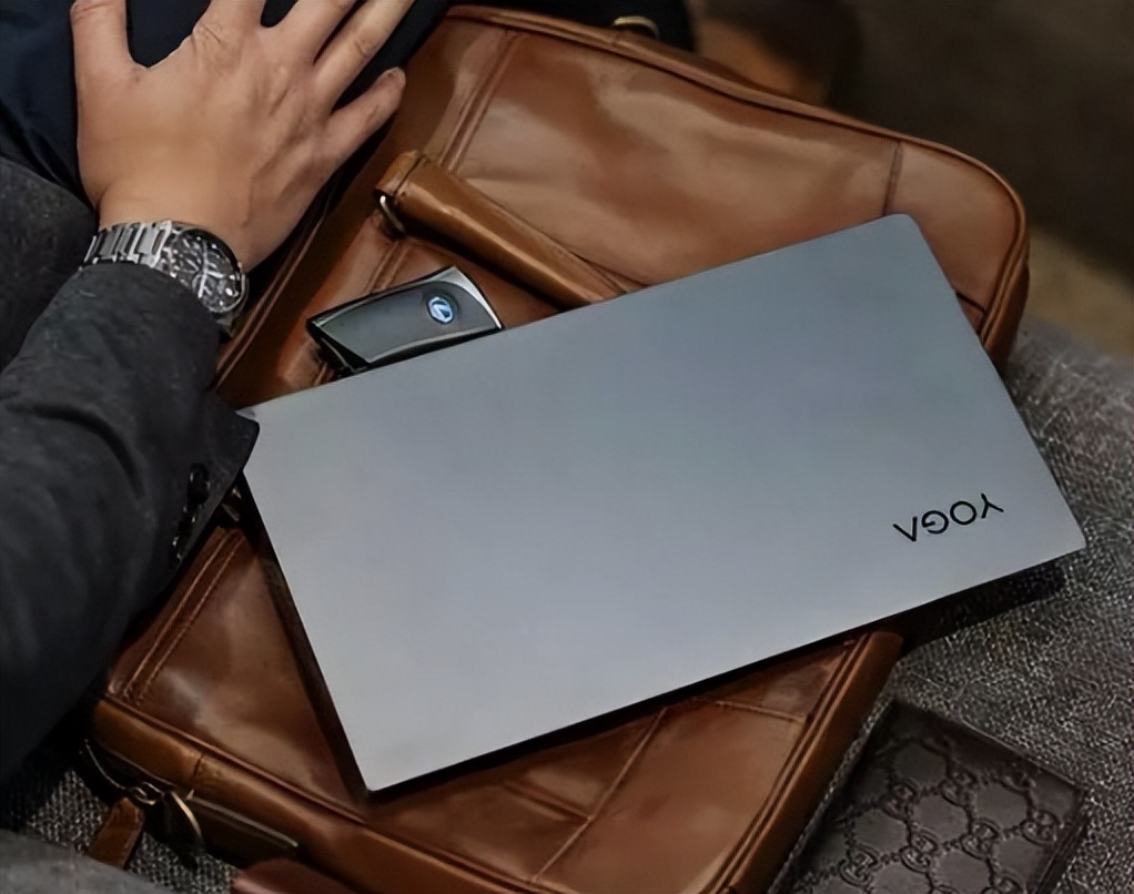 末代的轻薄机皇 2022年开箱YOGA S940顶配