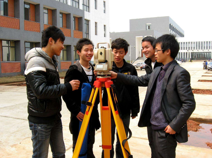 又一“铁饭碗”公开招聘，实习工资7500左右，优先录取这四类学生