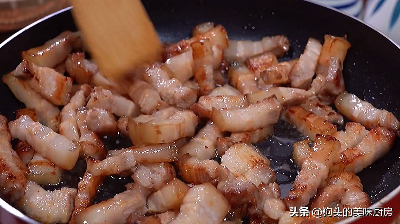 卤肉饭家常做法，不加生抽酱油，汤汁浓稠，三碗米饭不够吃