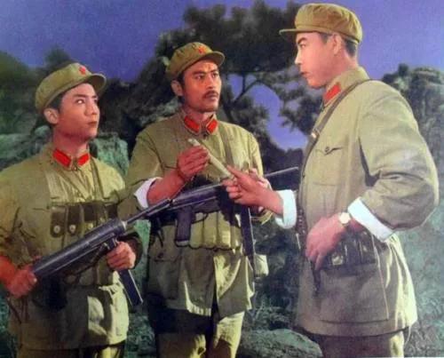 有关各部解放战争时期的电影服装点评