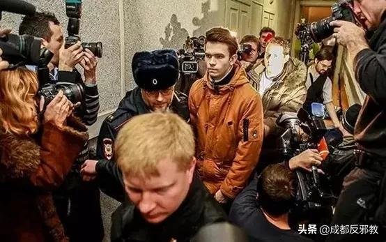 2名花季少女相约跳楼自杀，蓝鲸游戏究竟是什么?