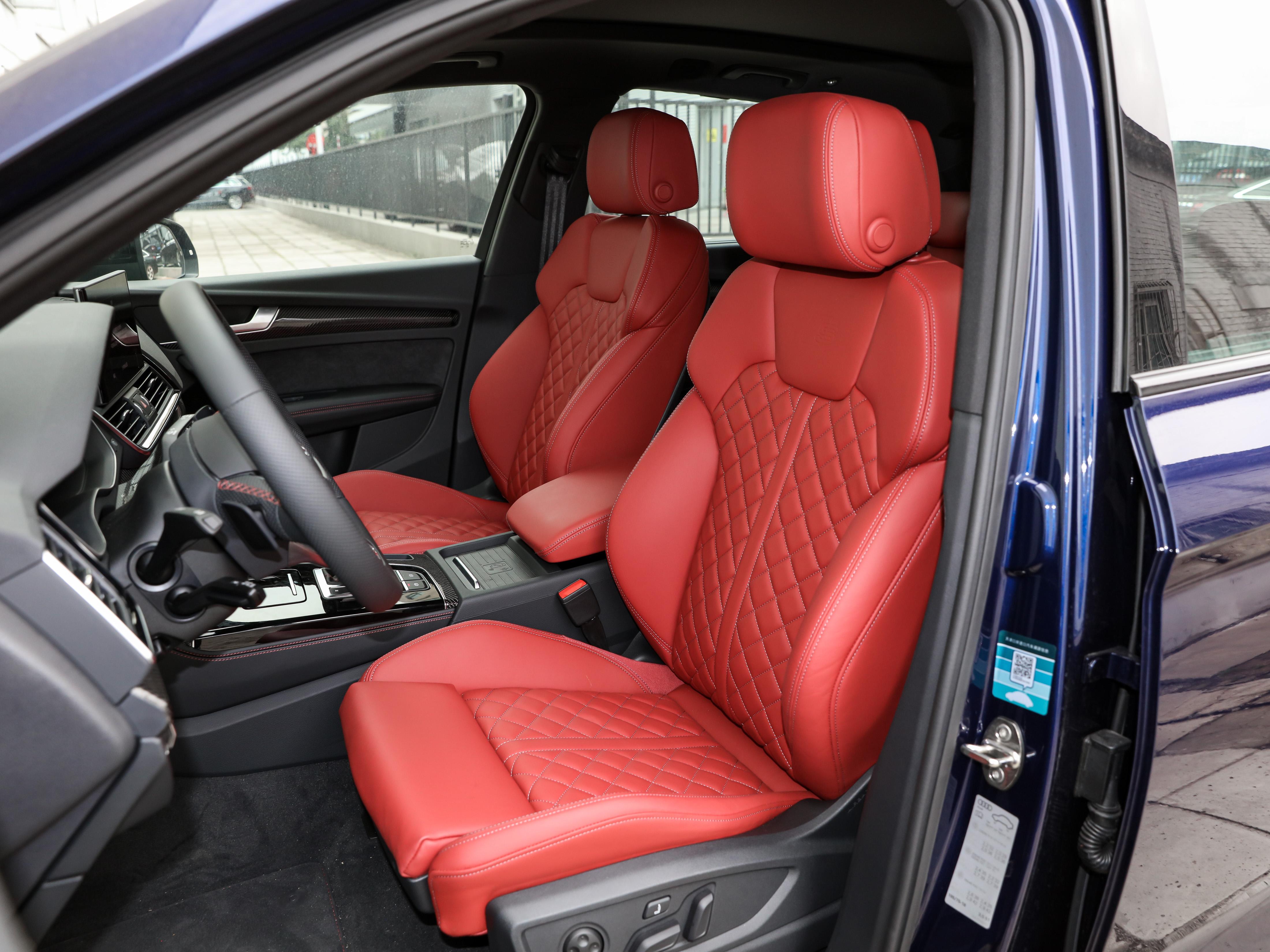 奥迪Q5“进口大顶配”，3.0T+奥迪四驱，有高级音响，实拍奥迪SQ5