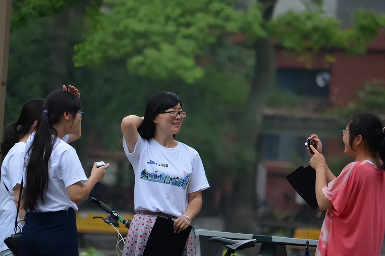 假期通知！2022各高校暑假时间公布，开学时间或将“统一提前”