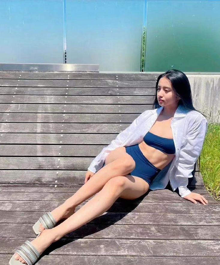 太像爸爸也不好！木村光希新照穿黄色短袖成女版拓哉，五官好硬朗