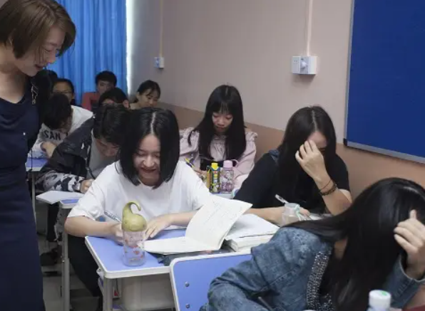 2022十大热度攀升专业新鲜出炉，理工科专业占多半，文科专业1个