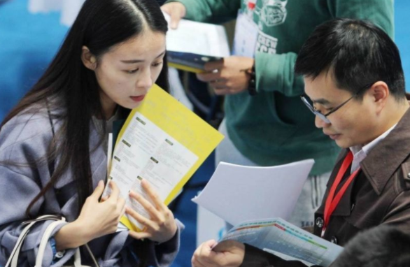 大学生想提高学历含金量，不料被培训机构坑了，大学生要引以为戒