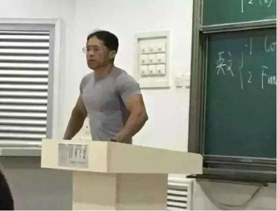 清华“数学教授”杨晓京：侄女高考583分，成绩不好只能去当演员