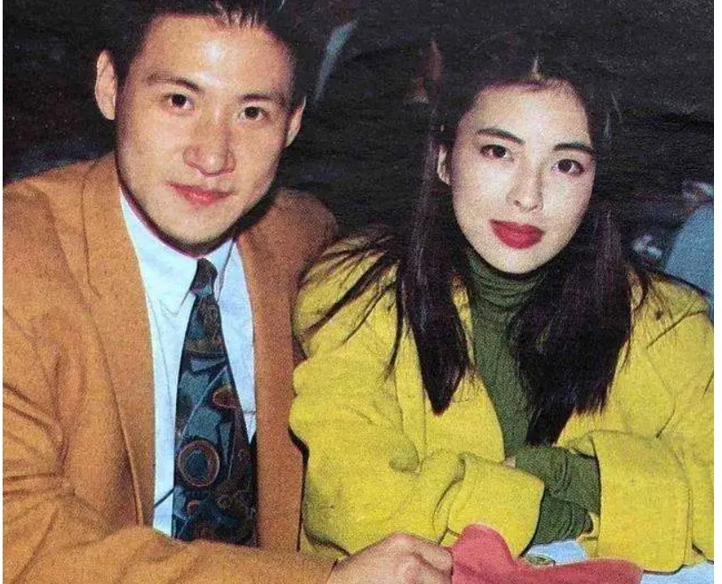 不炒作不乱搞，娱圈最干净的12对夫妻，个个与原配不离不弃