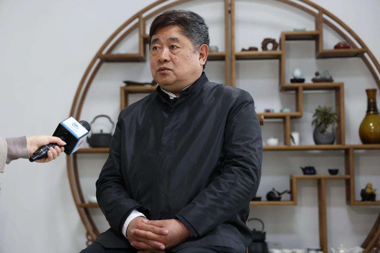 故宫收藏的乾隆方印开裂(故宫收藏的乾隆方印，因保管不善裂开了)