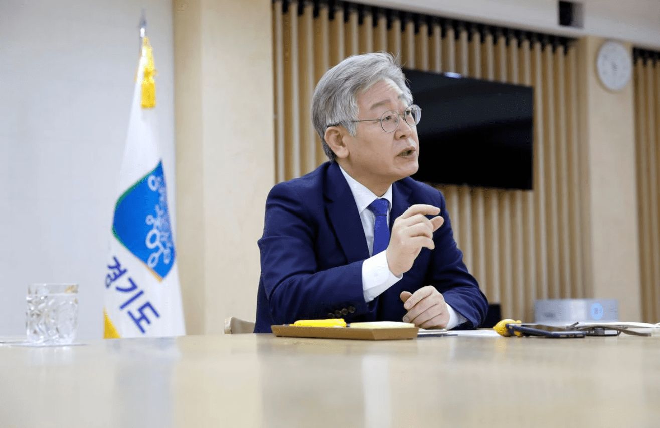 ̬�ȱ��ˣ�����ѡ�����������󣬹�Ȼ����̨�����⣬�����ƶ���˹