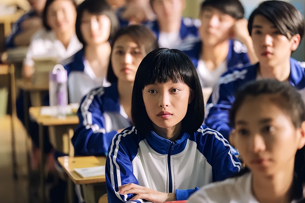 “网瘾女星”何泓姗：为了买皮肤才接戏，曾在演技上胜过倪妮