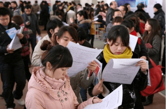 取消公務員“績效獎”，部分地區已開始實施，教師群體受影響嗎？