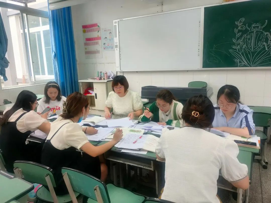 成都市双流区记黄龙溪学校一二年级语文组教坛新秀说课活动