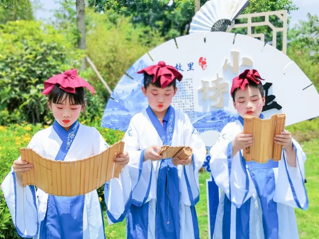 成都市双流区金桥小学师生代表参加槐轩故里文化苑揭牌仪式