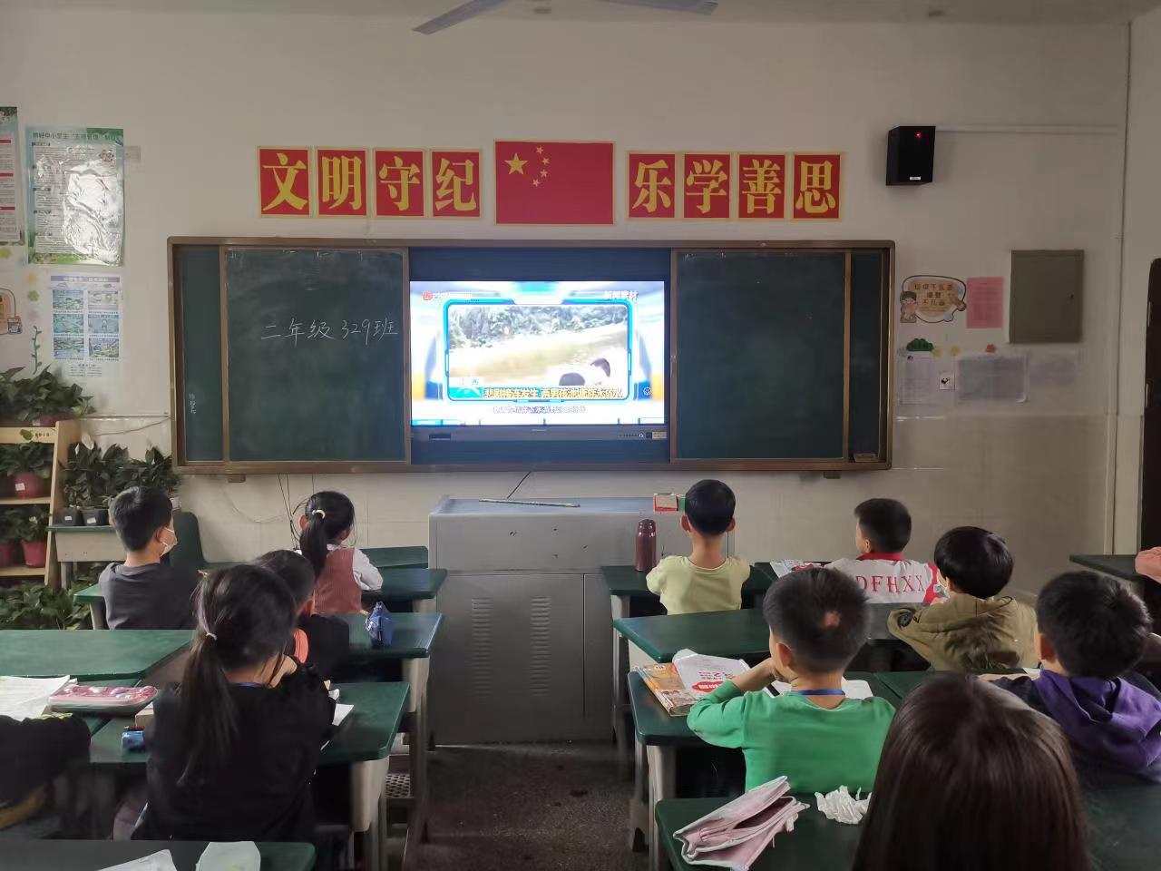 隆回县东方红小学织密学生防溺水安全网(图1)