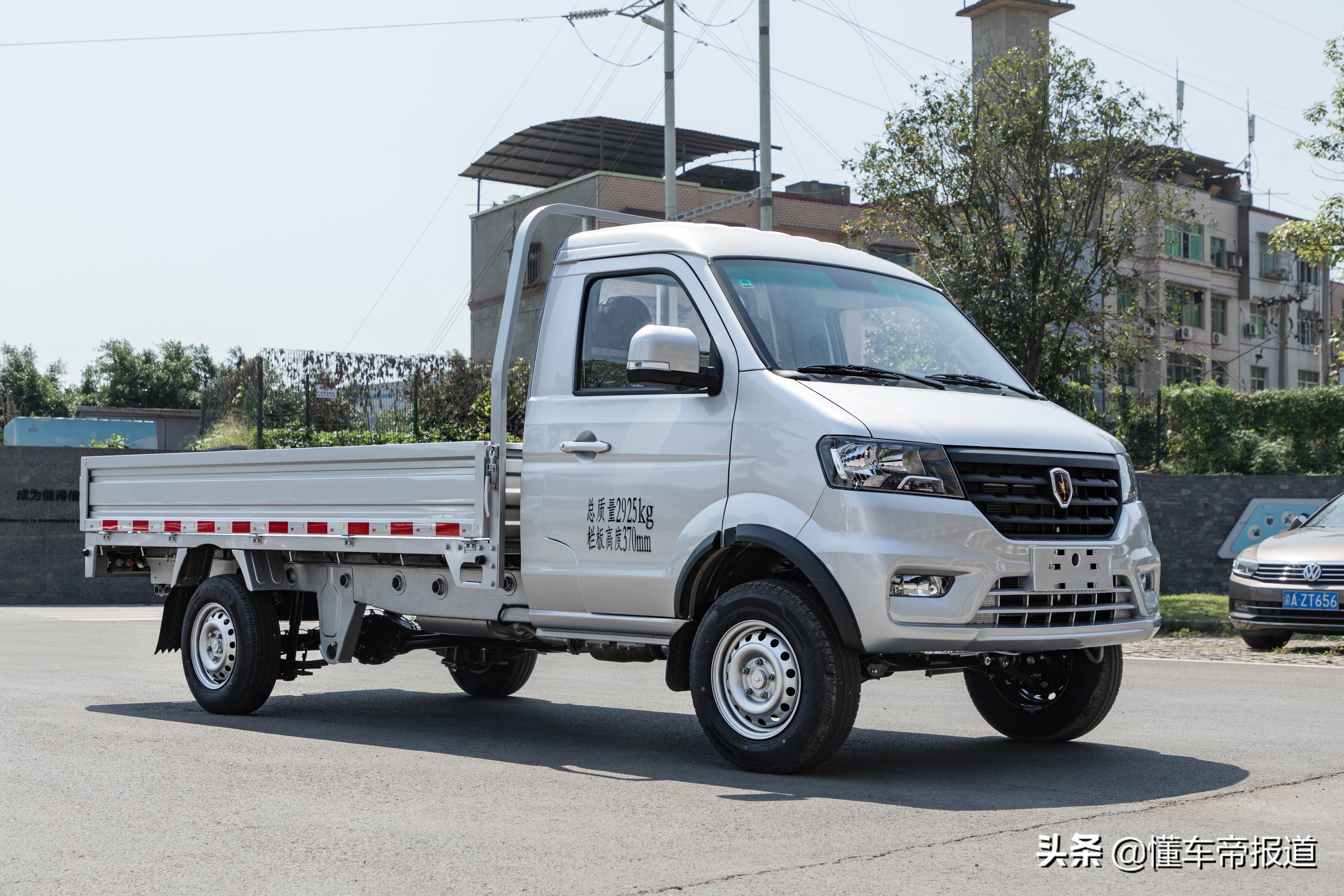 金杯货运面包车价格及图片新车