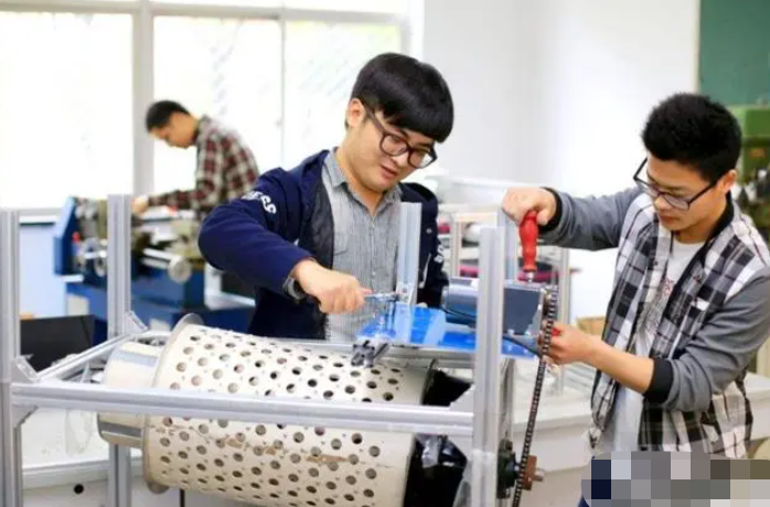 大学期间，比四、六级还有用的证书，聪明的同学一早就考到手了