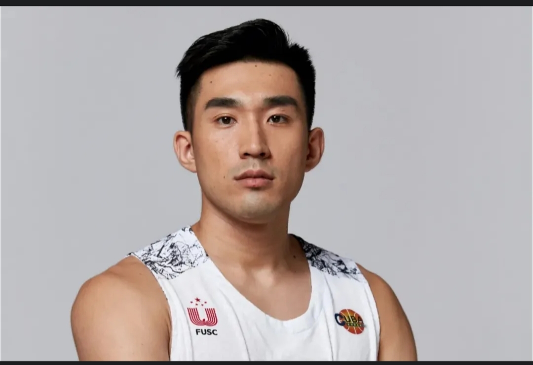 郭瀚宇,他是大学生球员,身高1米88,1994年出生于黑龙江,毕业于浙江