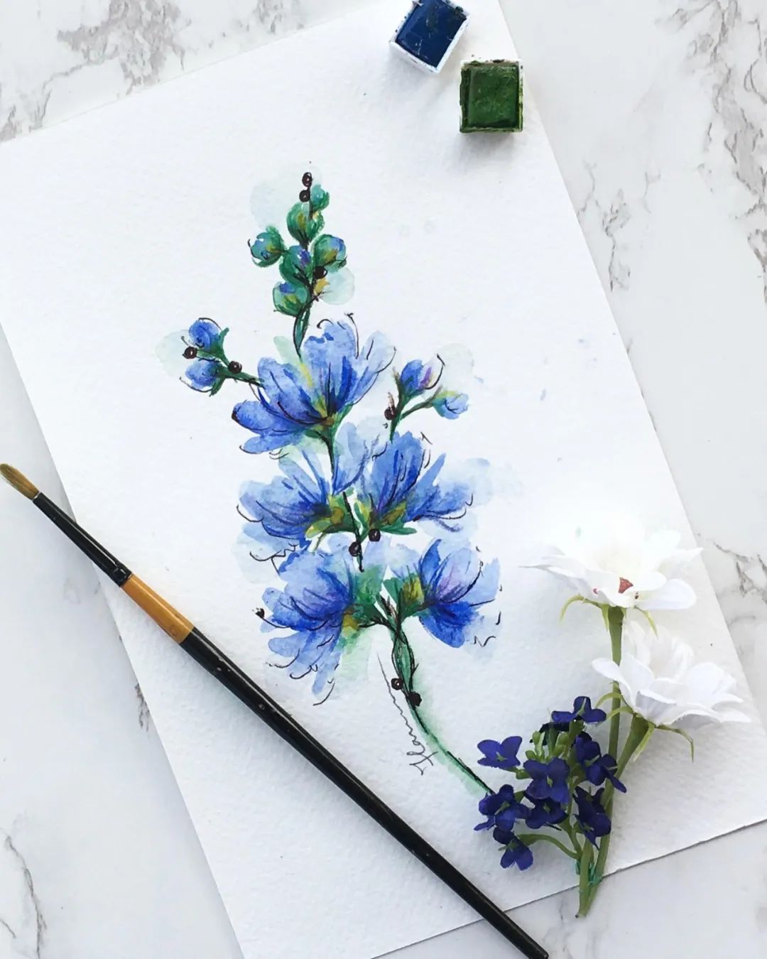 她仅用一支笔,就能轻松驾驭唯美绚丽的水彩花卉!超简单的方法