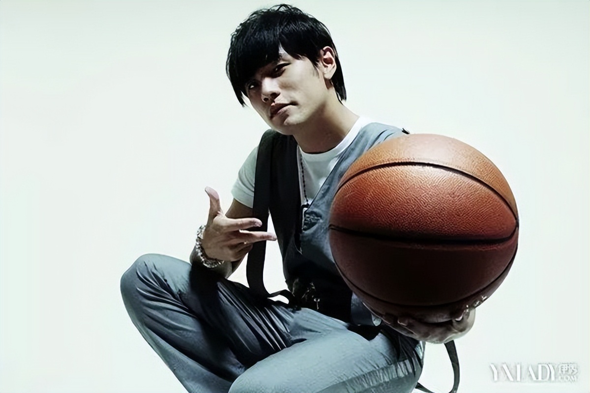 周杰伦（周董）与篮球的不解之缘（谁让他是天王）