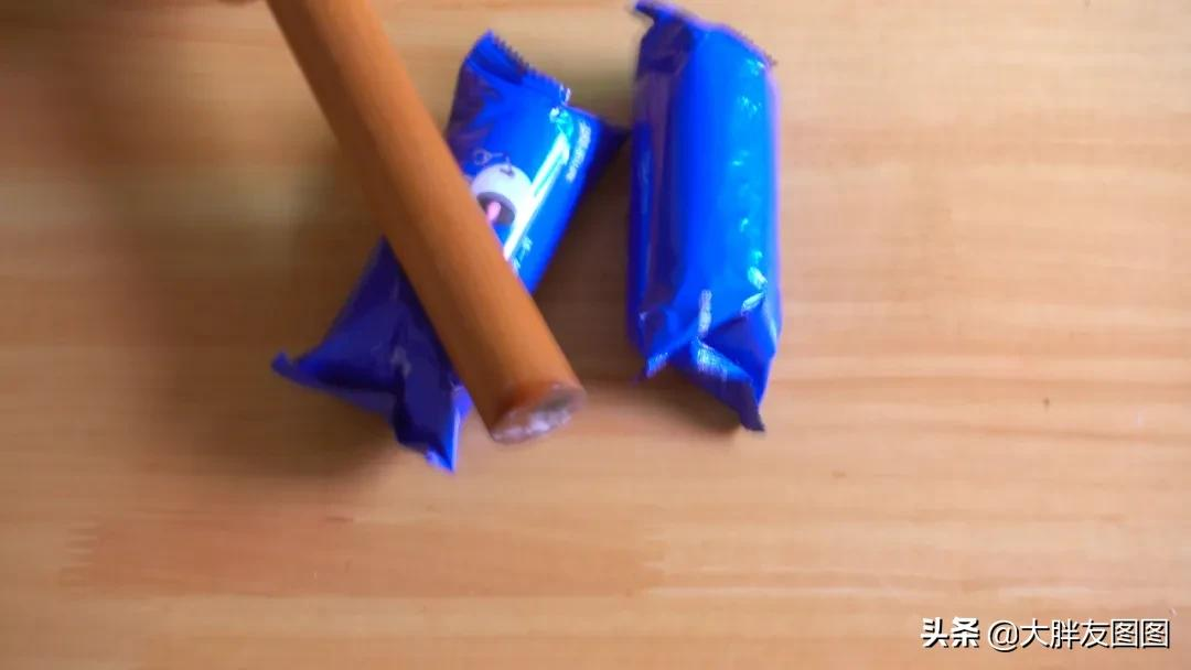 没有模具，不需要打发，没有生鸡蛋，徒手做出脆皮冰淇淋