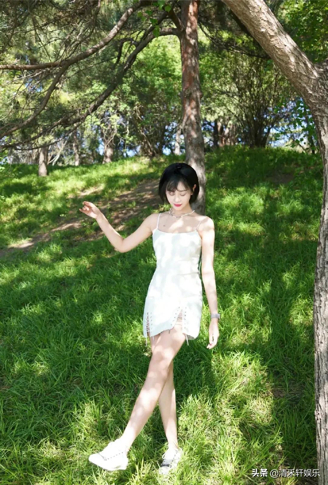 海陆，是一个活泼漂亮的小姐姐。爱外出旅游、也爱打拳，超酷