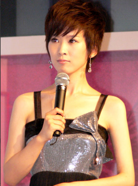 谢楠：嫁给吴京7年生两子，甘愿做他背后的女人，活成人生大赢家
