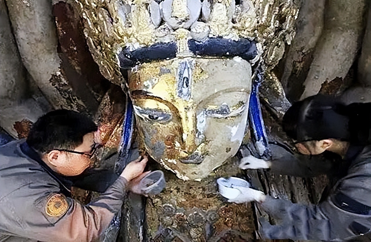14年重庆工人修复800年前观音像，发现暗格，打开一段封藏的历史