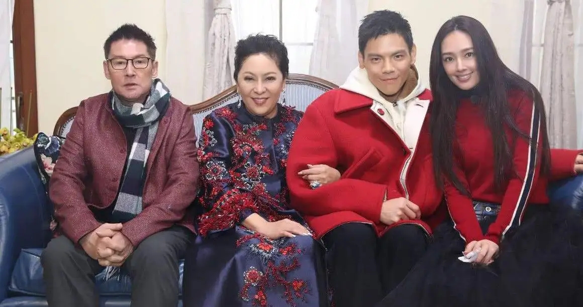 向华强除了为自己购买上亿豪宅,也不忘儿子向佐.