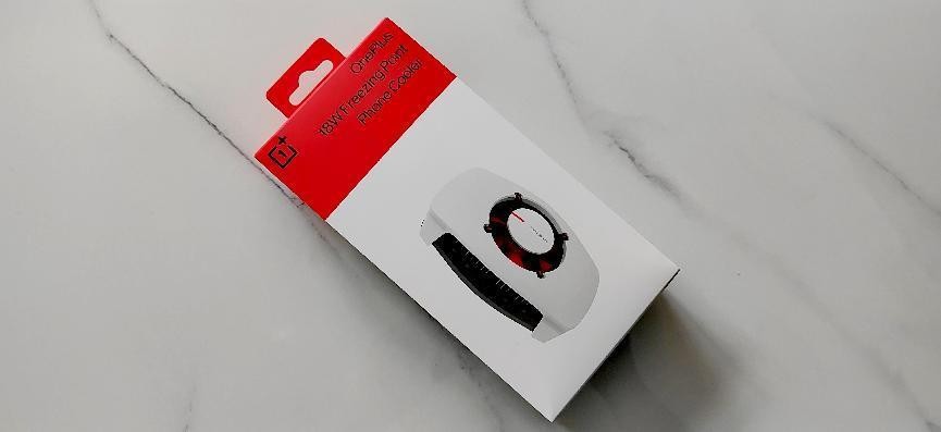 夏天手机物理降温，一加 18W 冰点散热背夹，看得见的“芭蕉扇”