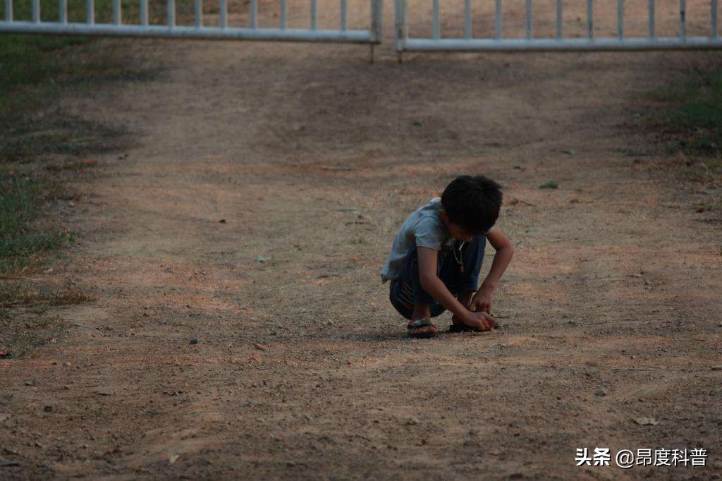 作案时面带微笑，奸杀数十人的变态，竟然只是想做点大事引起重视