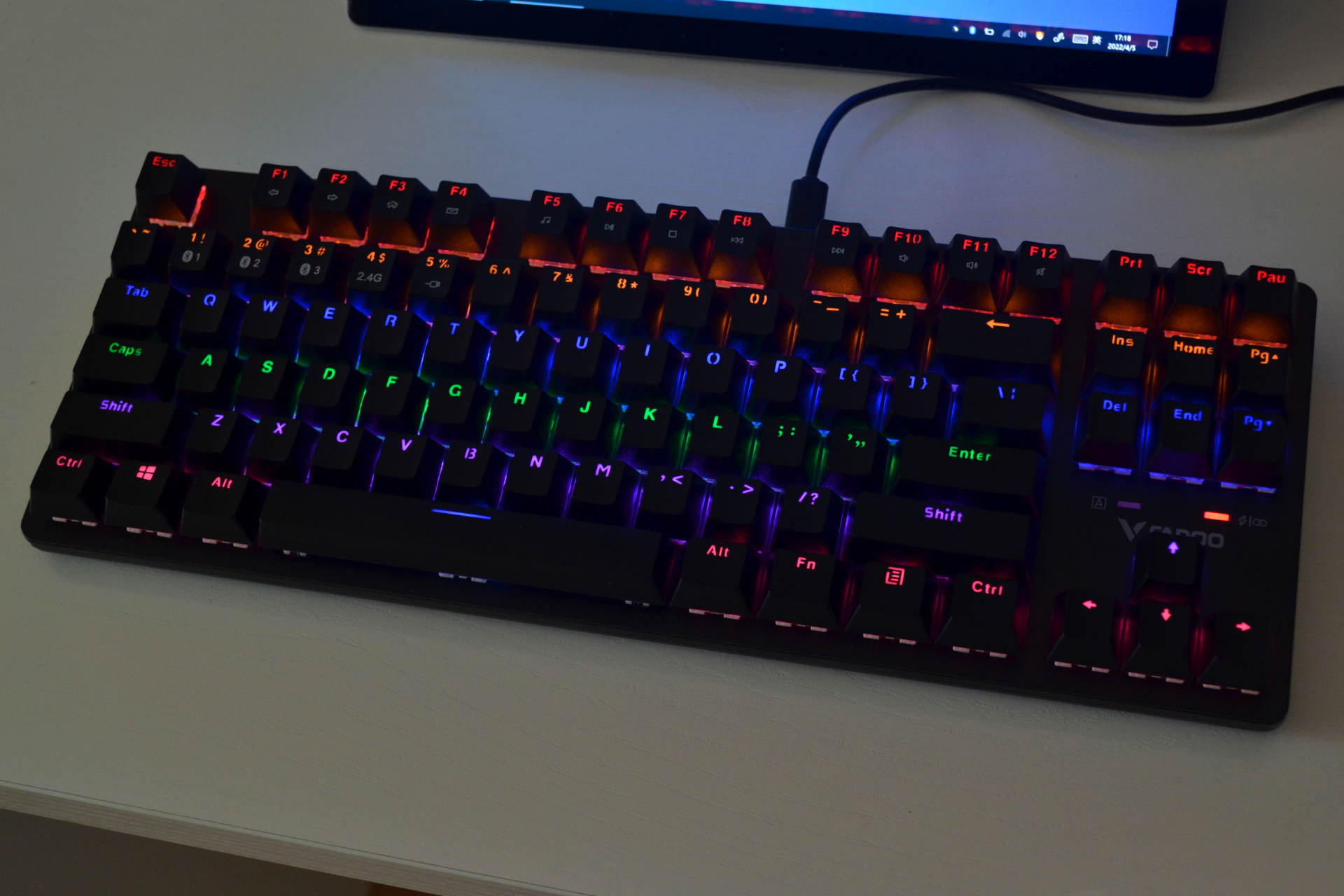 性价比满足妹子需求 雷柏V500PRO三模机械键盘