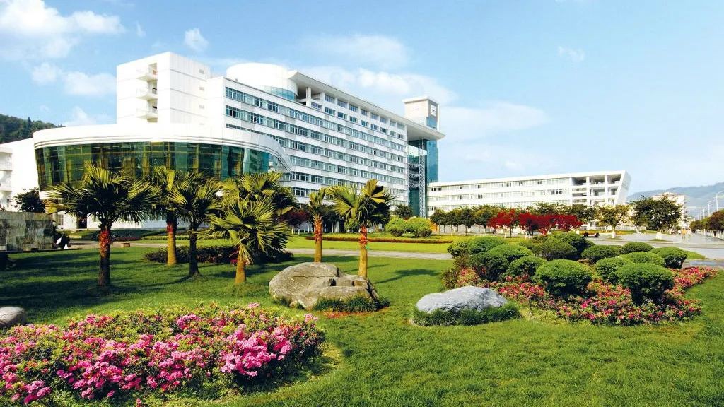 两会召开！四川双一流校长携6大提案进京，与总书记面对面，登上新闻联播！