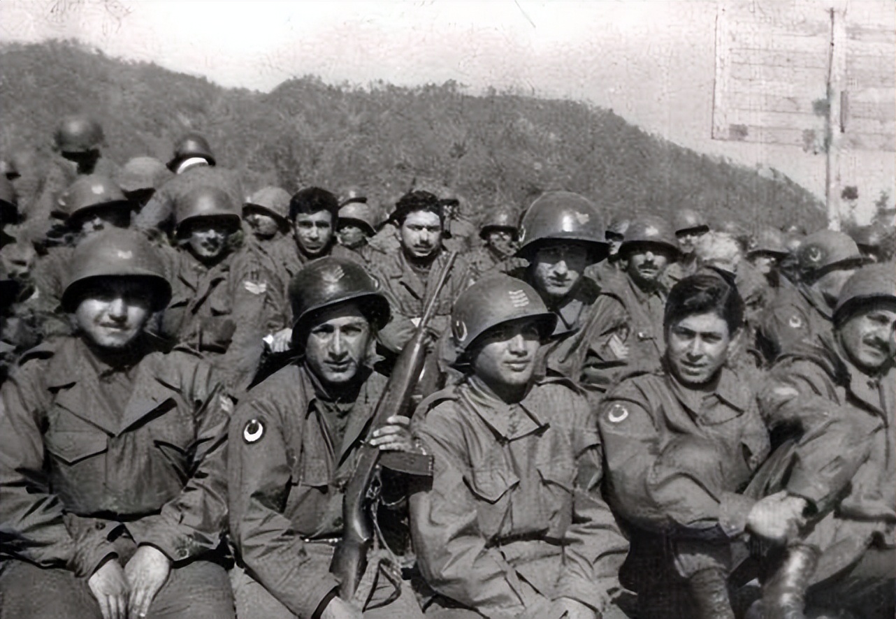 1952年，蒋介石收到上甘岭战报，瘫坐在椅子上：没人是解放军对手