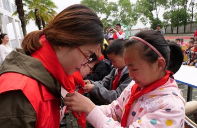 小学生“极简试卷”火了，多写一笔算我输，老师还挑不出错