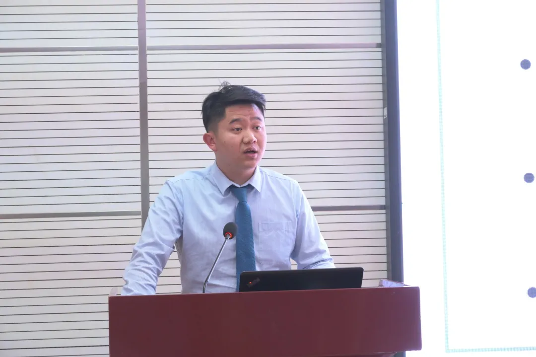表彰先进树榜样,凝心聚力再出发——云南农大附中期中表彰大会